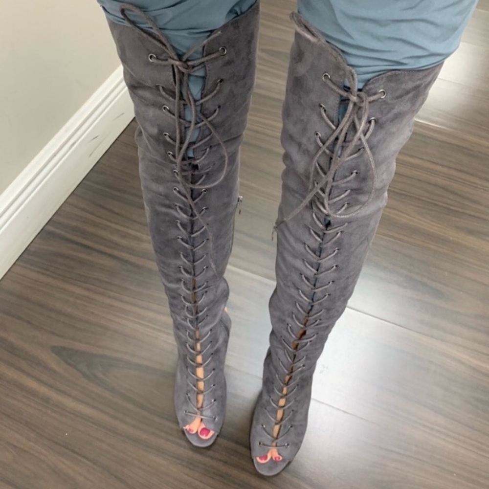 ▪️Gray Lace Up Thigh High Boots